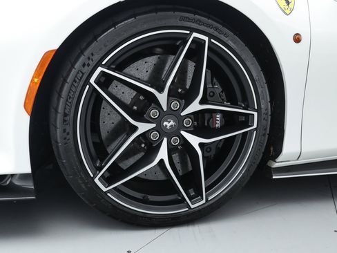 Certified 2020 Ferrari 488 Pista Spider image 17