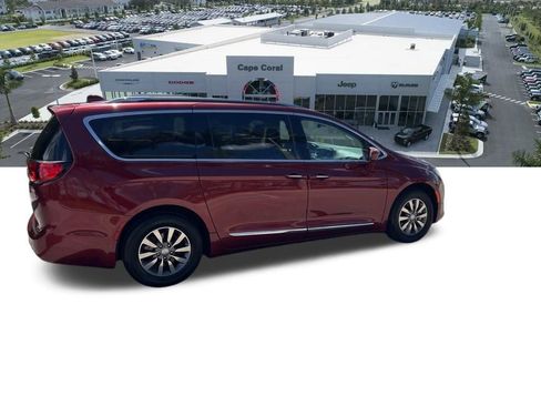 Certified 2019 Chrysler Pacifica Touring-L Plus image 15