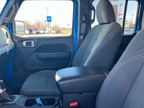 Used 2024 Jeep Wrangler Unlimited w/ Convenience Group image 10