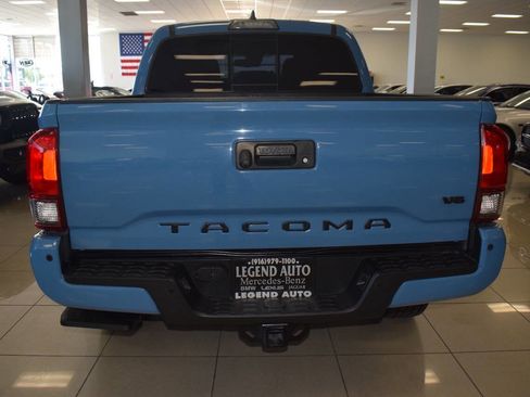 Used 2019 Toyota Tacoma TRD Off-Road w/ Technology Package AWD/4WD image 18