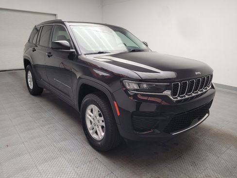 Used 2023 Jeep Grand Cherokee Laredo RWD image 13