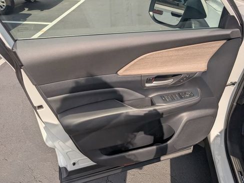 Used 2026 Toyota Grand Highlander AWD Hybrid image 14