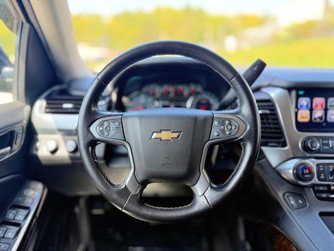Used 2020 Chevrolet Suburban LT AWD/4WD image 14