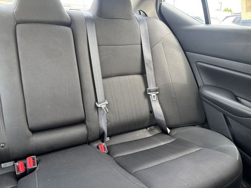 Used 2025 Nissan Altima 2.5 SV FWD image 37