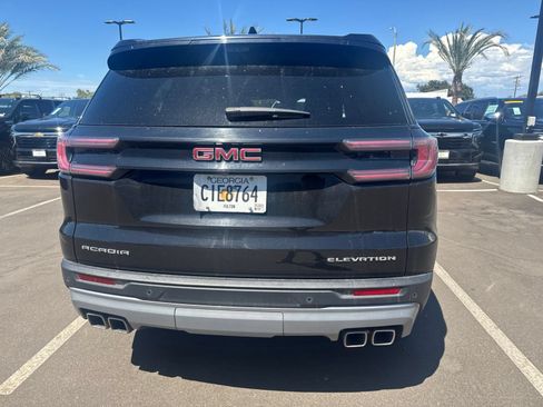 Used 2026 GMC Acadia Elevation w/ Elevation Premium Package FWD image 5