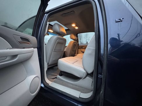 Used 2012 Chevrolet Avalanche LT image 21