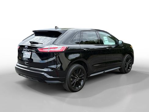 Certified 2023 Ford Edge ST-Line AWD/4WD image 5