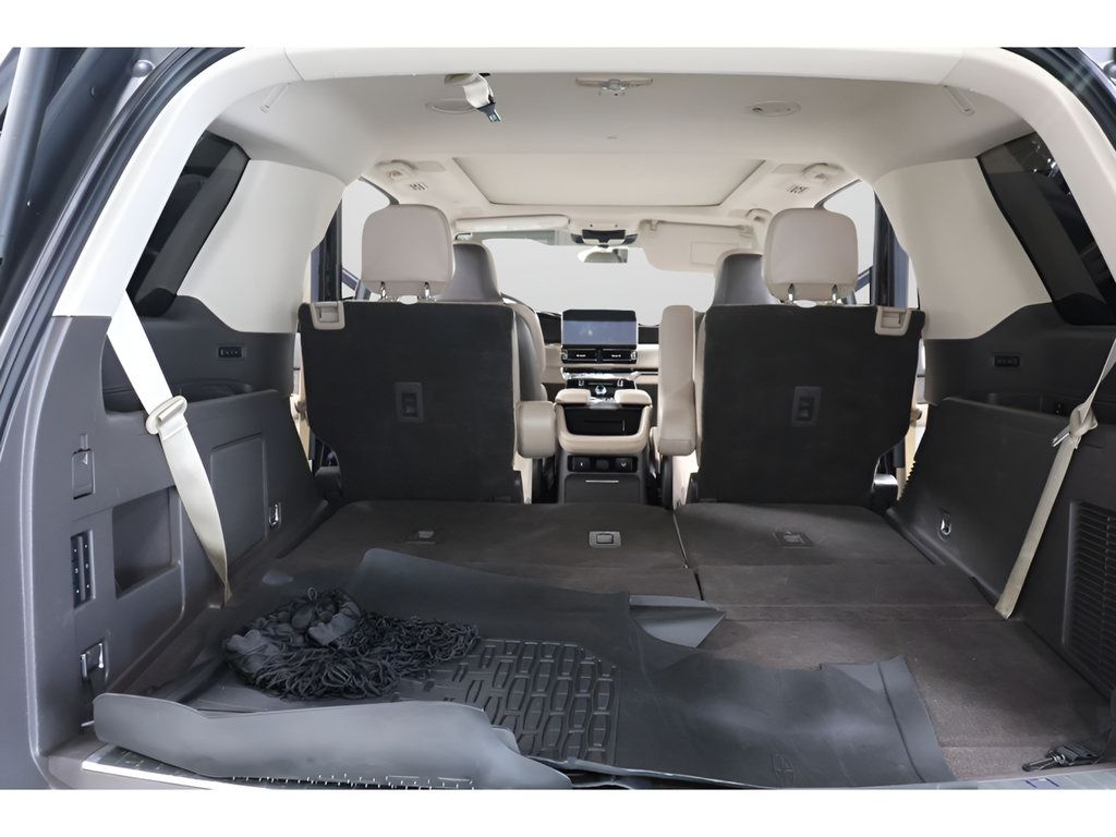 Used 2022 Lincoln Navigator Reserve AWD/4WD image 35