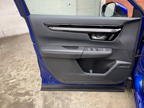 Used 2025 Honda CR-V EX-L image 10