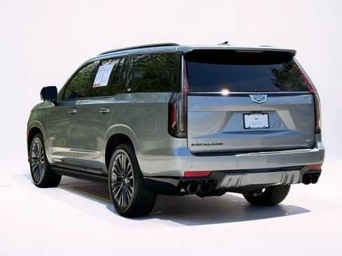 Certified 2024 Cadillac Escalade V w/ LPO, ONYX Package AWD/4WD image 14