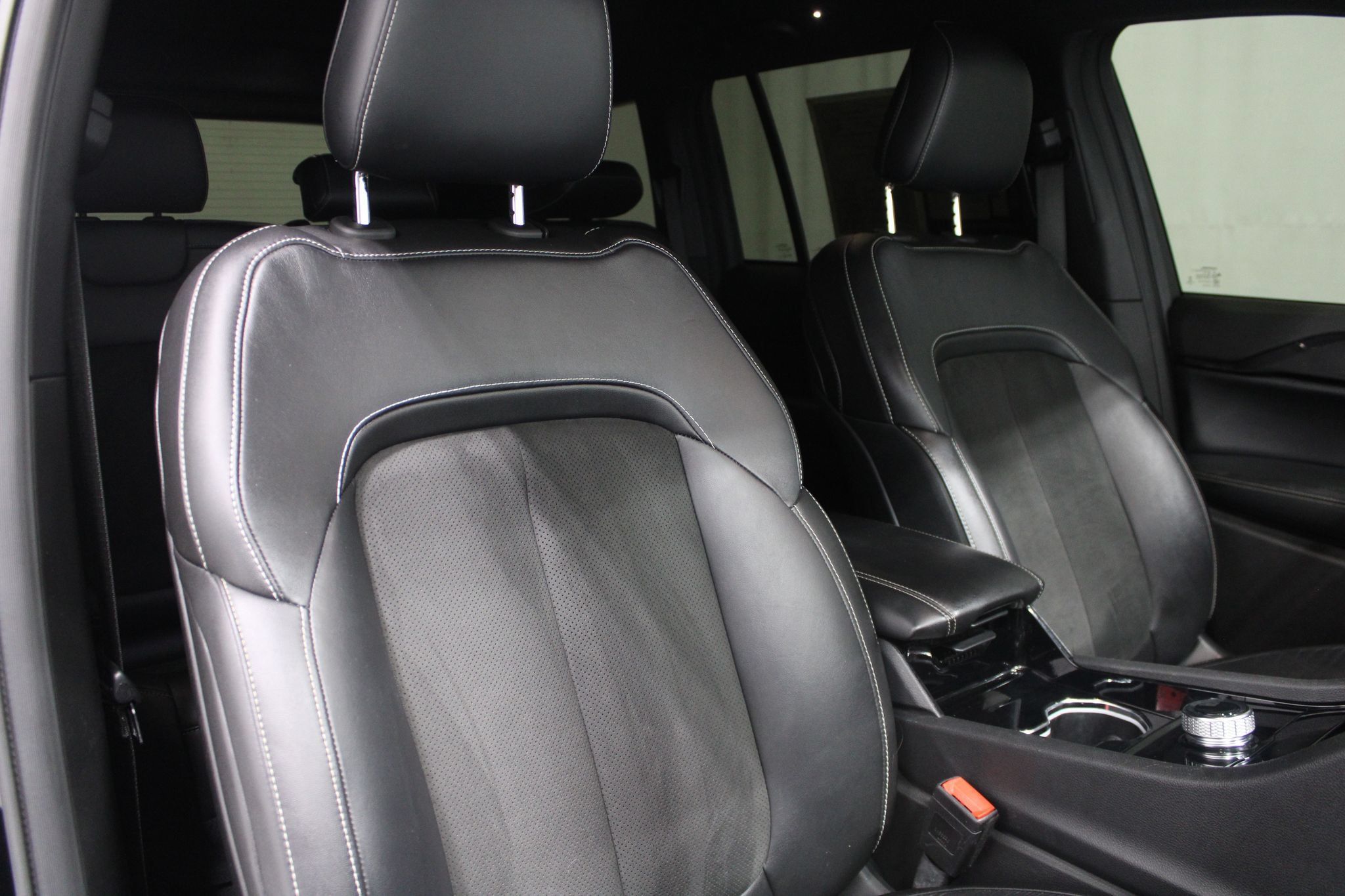 Used 2023 Jeep Grand Cherokee Altitude AWD/4WD image 26