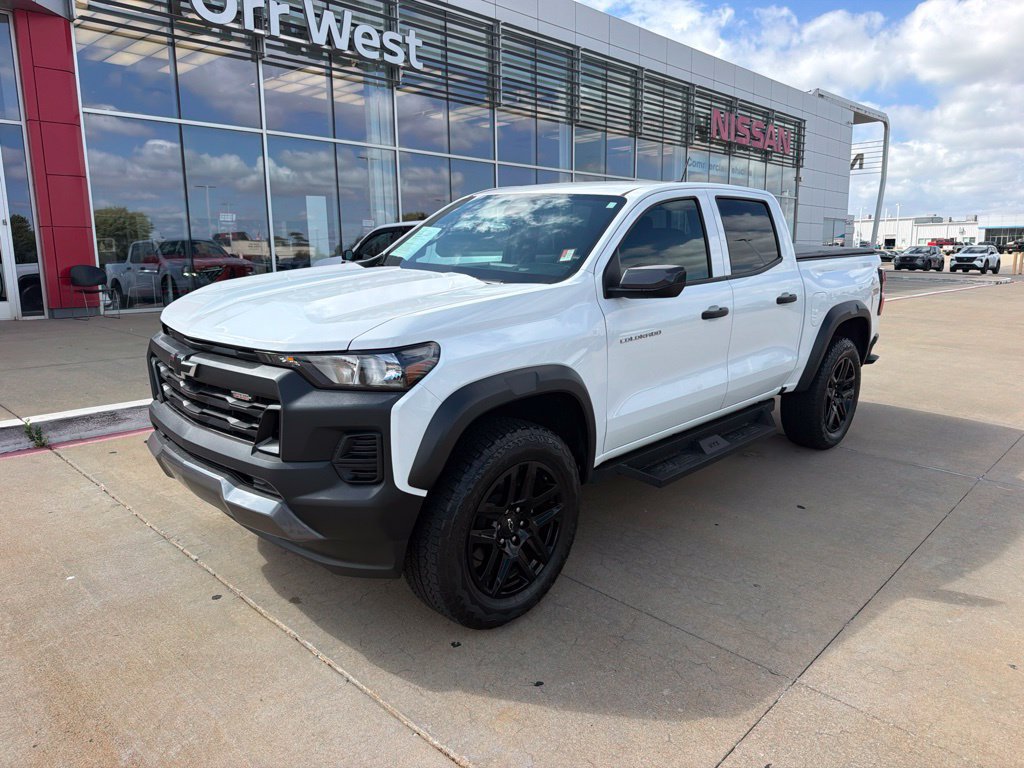 Used 2025 Chevrolet Colorado Trail Boss AWD/4WD image 1