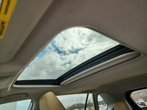 Used 2019 Toyota RAV4 Limited image 27