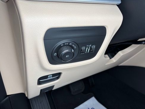 New 2026 Jeep Grand Cherokee L Limited AWD/4WD image 16