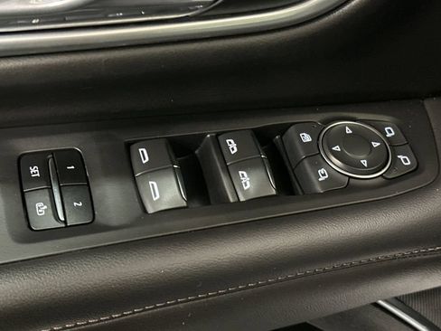Used 2021 Chevrolet Tahoe High Country w/ Premium Package RWD image 12