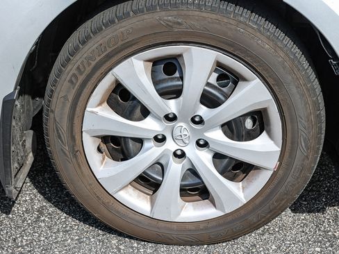 Used 2025 Toyota Corolla LE image 13