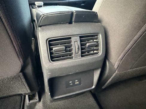 Used 2023 Nissan Rogue SV FWD image 12