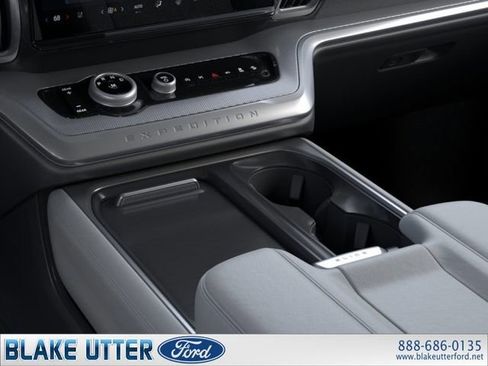 New 2026 Ford Expedition Active image 15