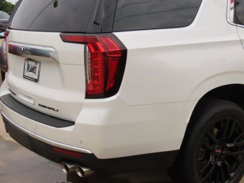 Used 2023 GMC Yukon Denali w/ LPO, Floor Liner Package AWD/4WD image 10
