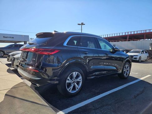 Used 2025 Audi Q5 Premium w/ Convenience Package image 6