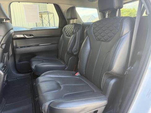 Used 2022 Hyundai Palisade Limited w/ Winter Package FWD image 13