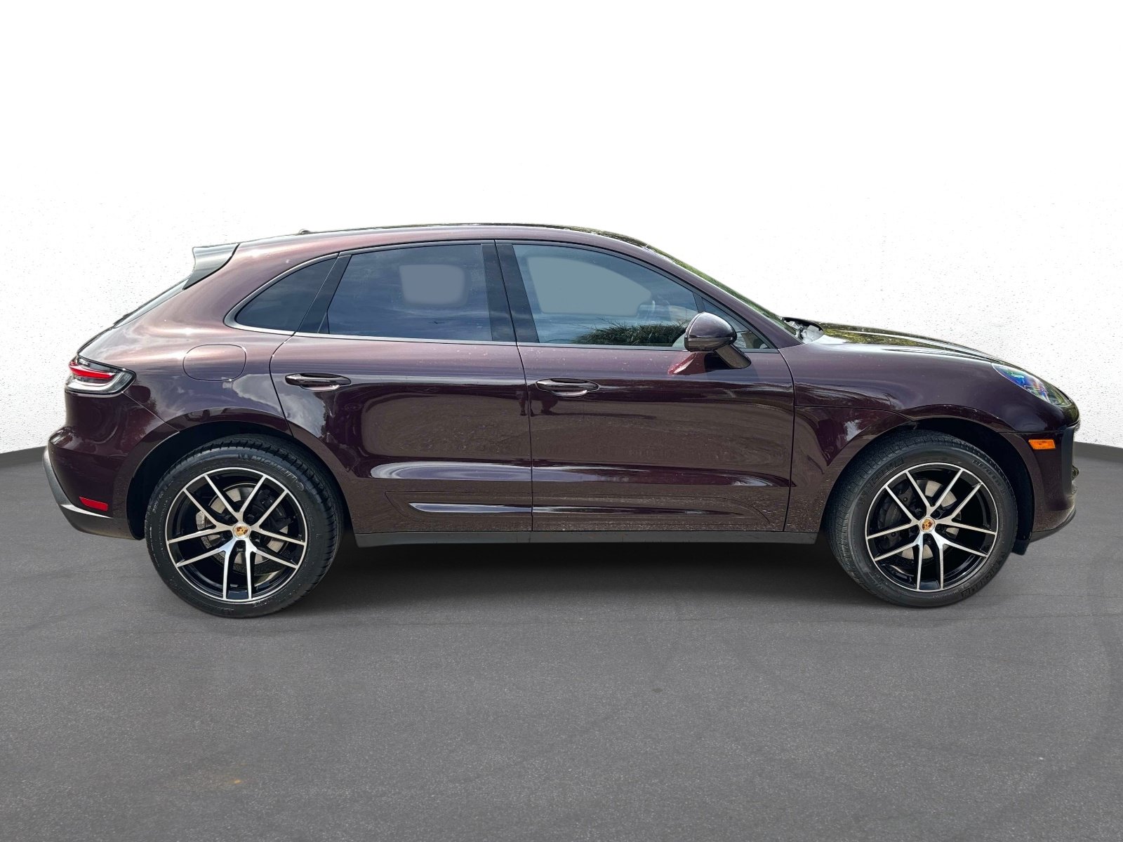 Used 2023 Porsche Macan Turbo AWD/4WD image 2