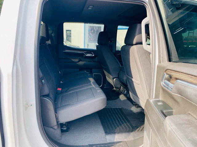 Used 2023 Chevrolet Silverado 1500 RST w/ Z71 Off-Road Package AWD/4WD image 8