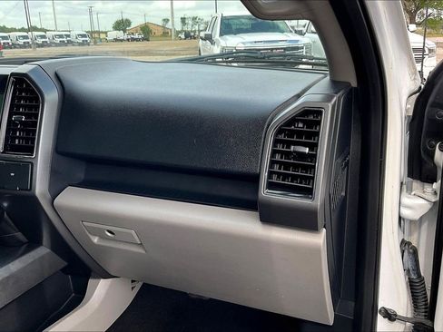 Used 2018 Ford F150 XLT w/ Equipment Group 302A Luxury image 23