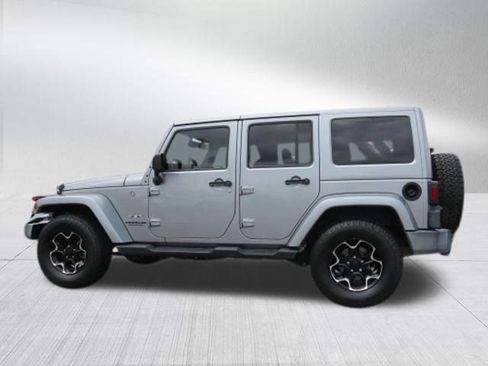 Used 2017 Jeep Wrangler Unlimited Sahara w/ Dual Top Group AWD/4WD image 6