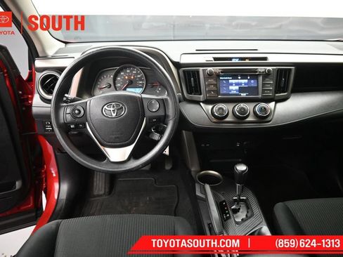 Used 2015 Toyota RAV4 LE AWD/4WD image 11