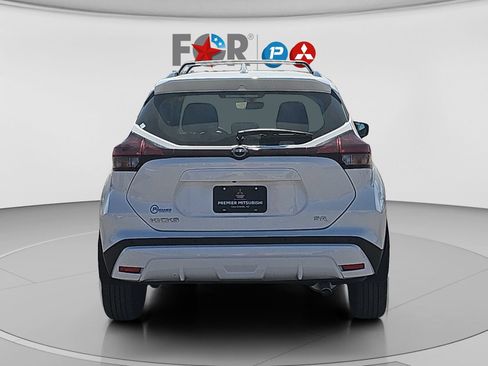 Used 2023 Nissan Kicks SR w/ Interior Electronics Package image 4