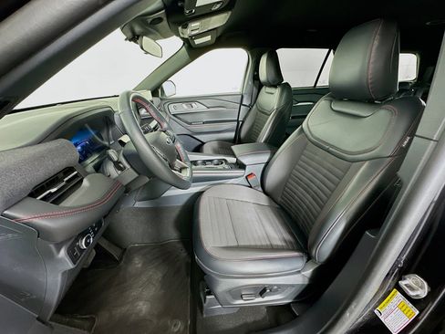 Used 2025 Ford Explorer ST-Line image 13