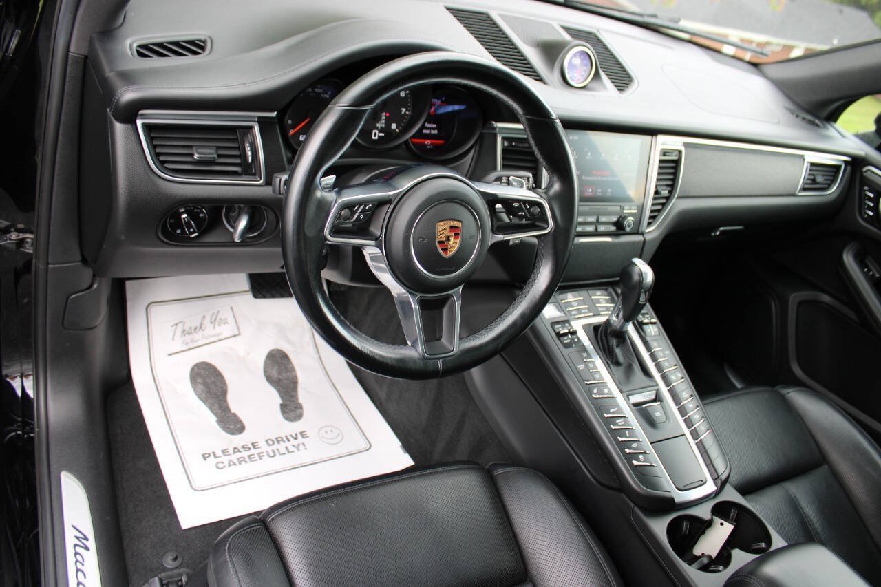 Used 2018 Porsche Macan GTS AWD/4WD image 9