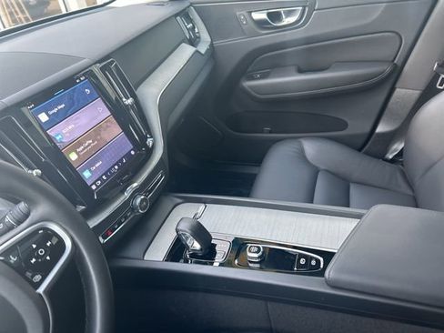 Certified 2025 Volvo XC60 B5 Plus image 19