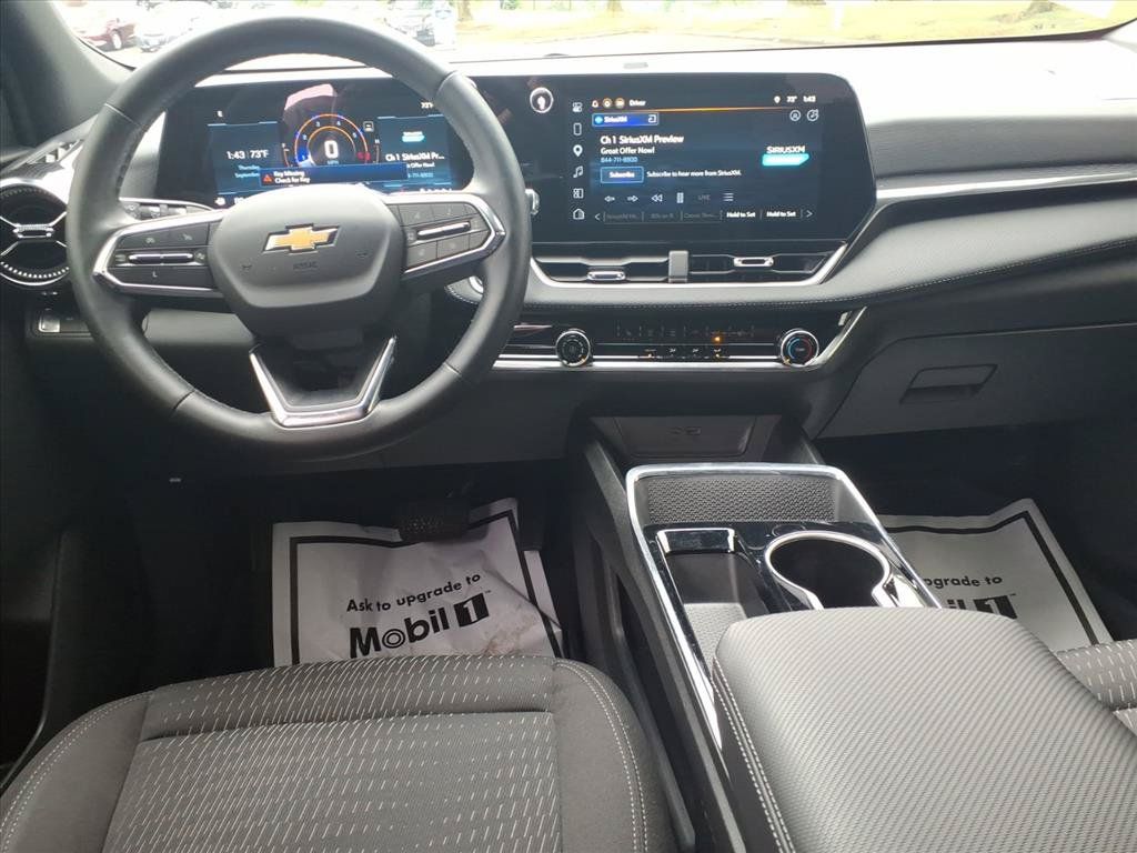 Used 2025 Chevrolet Equinox LT AWD/4WD image 9