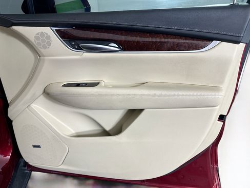 Used 2017 Cadillac XT5 Premium Luxury image 34