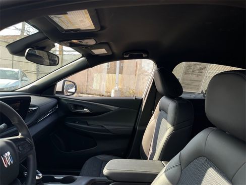 Used 2024 Buick Envista Preferred w/ Convenience II Package image 12