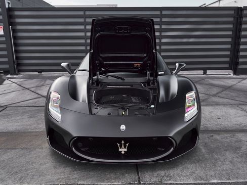 Used 2024 Maserati MC20 Coupe image 23