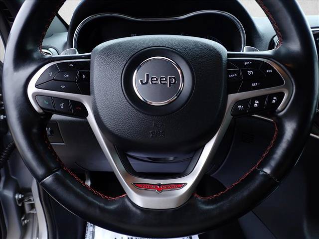 Used 2020 Jeep Grand Cherokee Trailhawk w/ Premium Lighting Group AWD/4WD image 17
