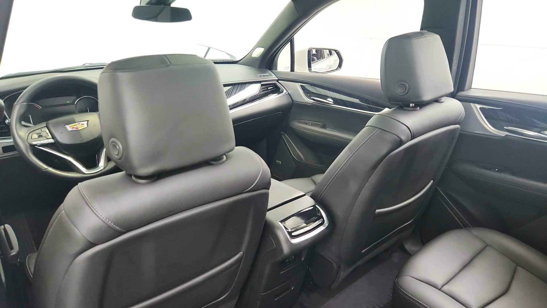 Certified 2024 Cadillac XT6 Premium Luxury w/ LPO, Floor Liner Package AWD/4WD image 25