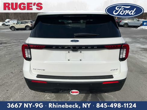 Used 2025 Ford Explorer Active image 4