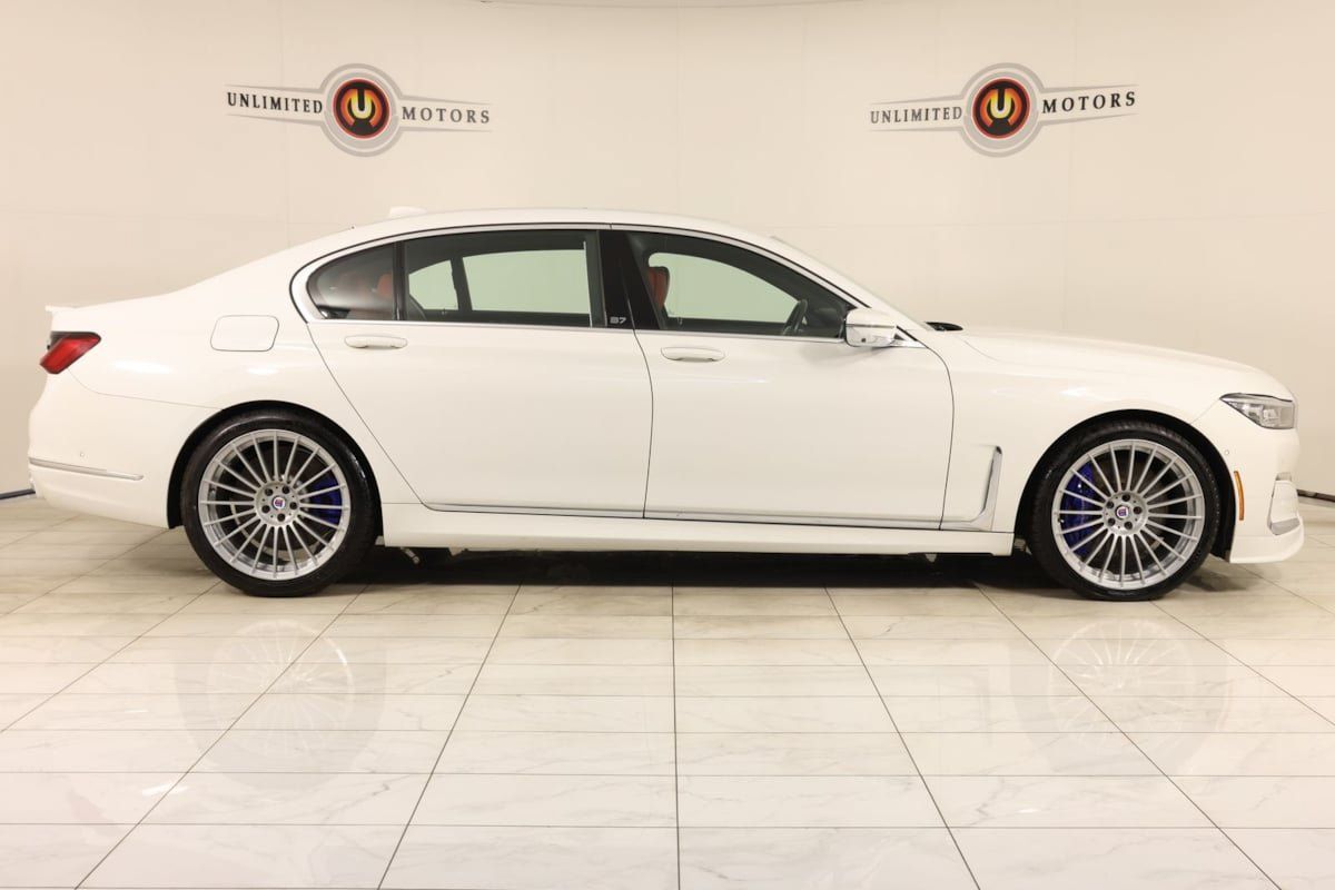 Used 2022 BMW ALPINA B7 xDrive AWD/4WD image 3