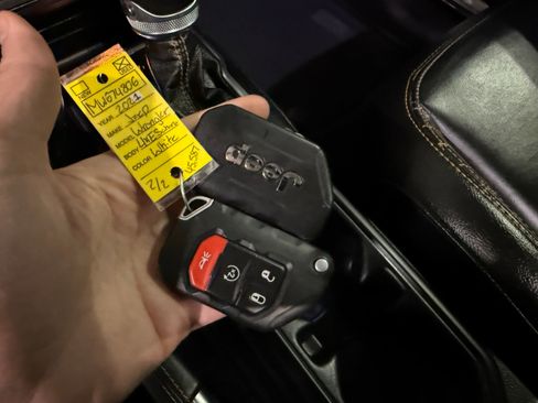 Used 2021 Jeep Wrangler Unlimited Sahara image 47