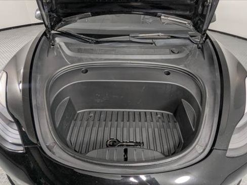Used 2022 Tesla Model 3 Long Range AWD/4WD image 32