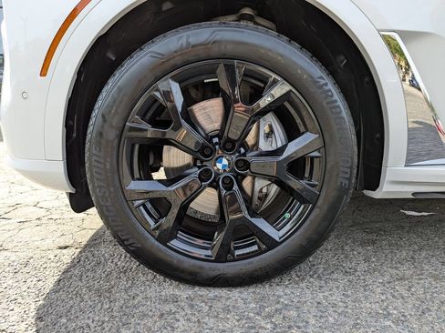 Used 2023 BMW X7 xDrive40i w/ Premium Package AWD/4WD image 54
