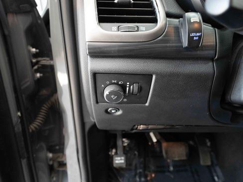 Used 2019 Jeep Grand Cherokee Altitude AWD/4WD image 11