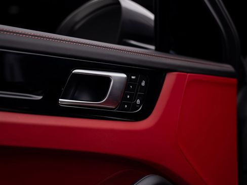 Used 2023 Porsche Cayenne Turbo image 58