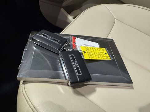 Used 2023 Jeep Grand Cherokee Limited image 31