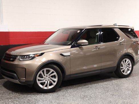 Used 2017 Land Rover Discovery HSE AWD/4WD image 17