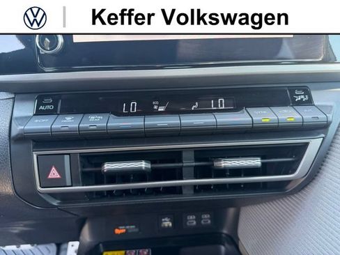 Used 2025 Toyota Camry SE FWD image 21